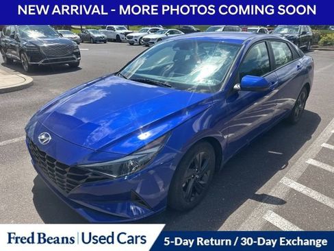 Certified 2022 Hyundai Elantra SEL FWD image 2