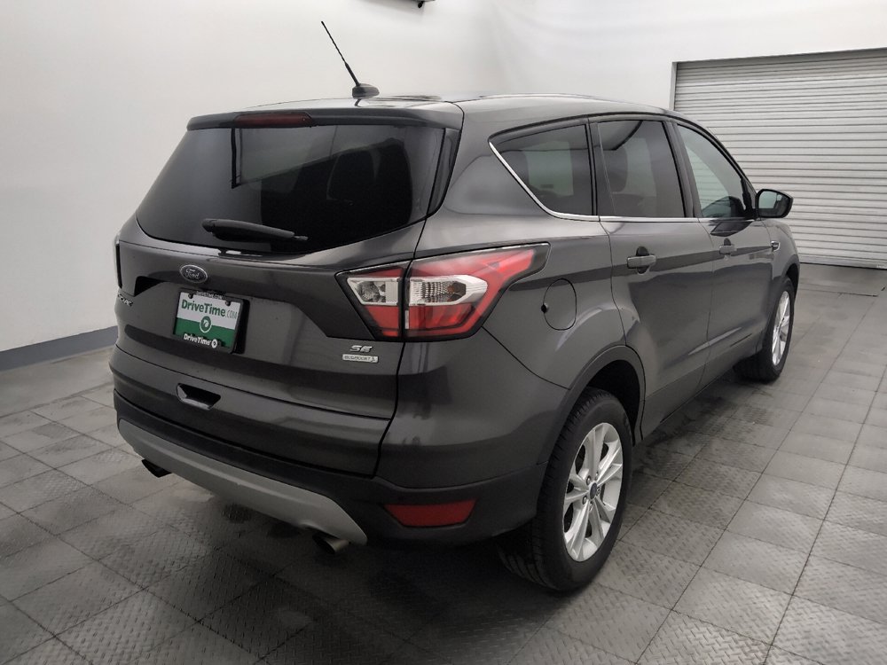 Used 2017 Ford Escape SE FWD image 9