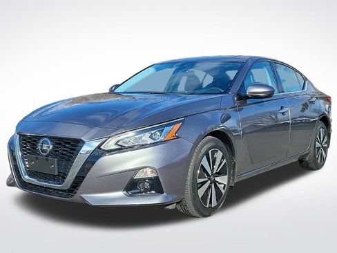 Used 2022 Nissan Altima 2.5 SL image 1