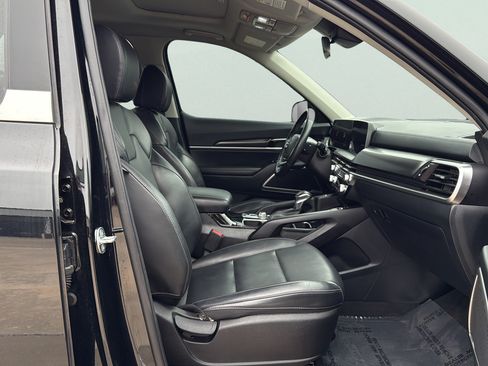 Used 2025 Kia Telluride S FWD image 11