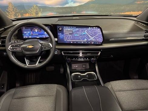 Used 2025 Chevrolet Traverse LT w/ Sun and Wheel Package image 66