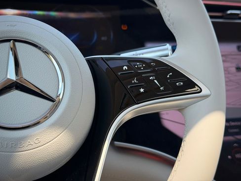 Used 2023 Mercedes-Benz EQS 580 4MATIC SUV image 26