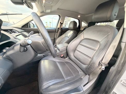 Used 2018 Jaguar E-PACE S image 12