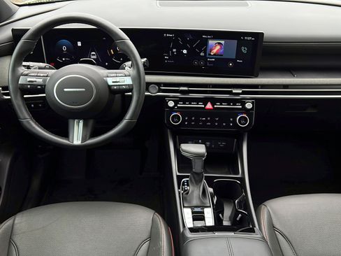 Certified 2025 Hyundai Santa Cruz Limited AWD/4WD image 14