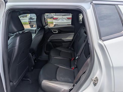 Used 2024 Jeep Compass Latitude AWD/4WD image 14