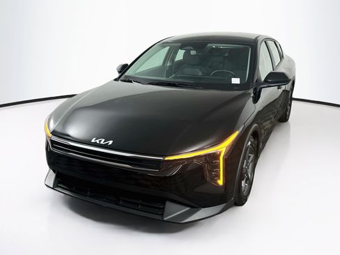 Used 2025 Kia K4 FWD image 3