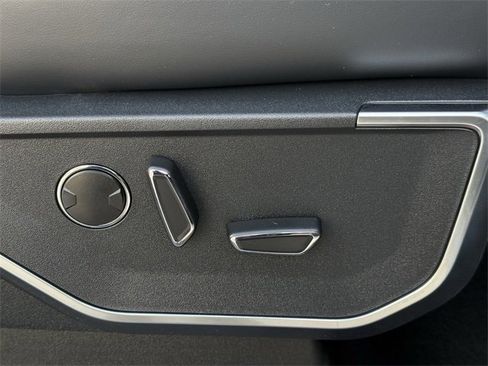 Used 2025 Ford F150 Raptor image 35