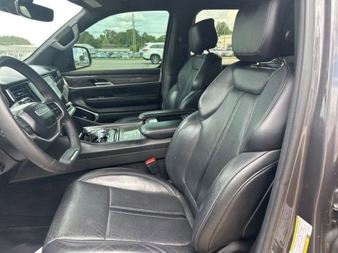 Used 2022 Jeep Wagoneer Series III w/ Premium Group I AWD/4WD image 10