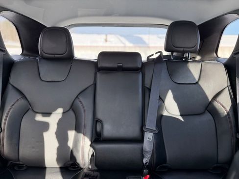 Used 2022 Jeep Cherokee Trailhawk w/ Premium Leather Package image 25