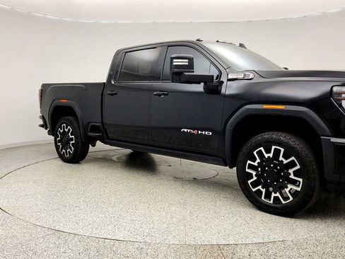 Used 2025 GMC Sierra 2500 AT4 w/ AT4 Premium Plus Package AWD/4WD image 3