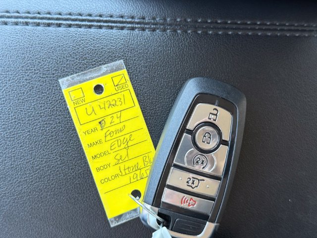 Certified 2024 Ford Edge SEL w/ Convenience Package AWD/4WD image 15