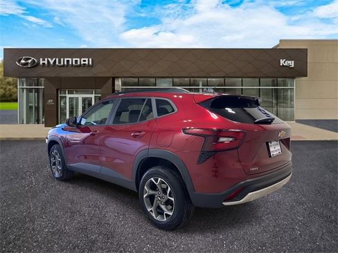 Used 2024 Chevrolet Trax LT image 24