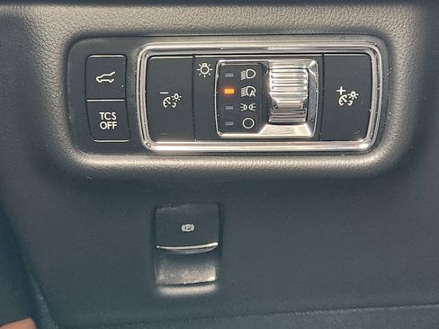 Used 2023 Lincoln Nautilus Reserve image 23