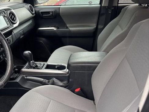 Used 2019 Toyota Tacoma SR5 image 13