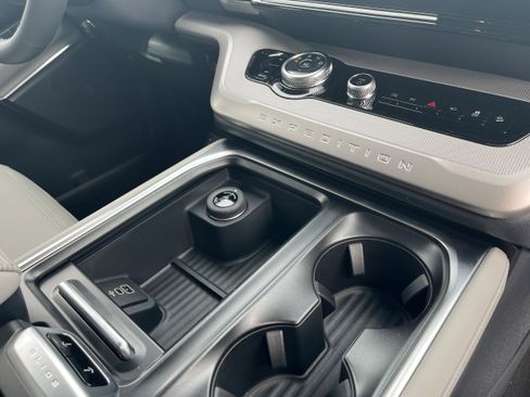 New 2026 Ford Expedition Max Active image 19