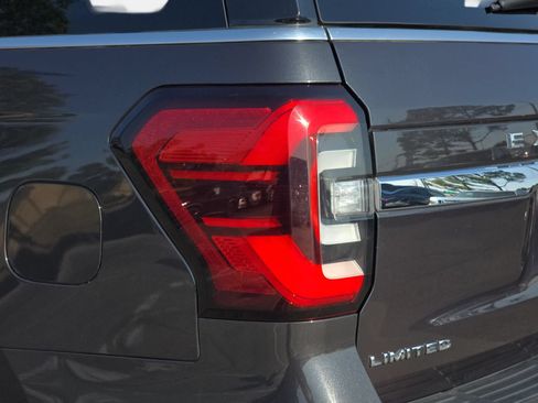 Used 2024 Ford Expedition Limited AWD/4WD image 33