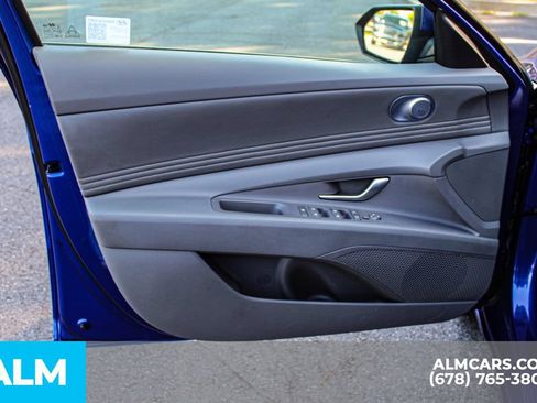 Used 2025 Hyundai Elantra SEL FWD image 36