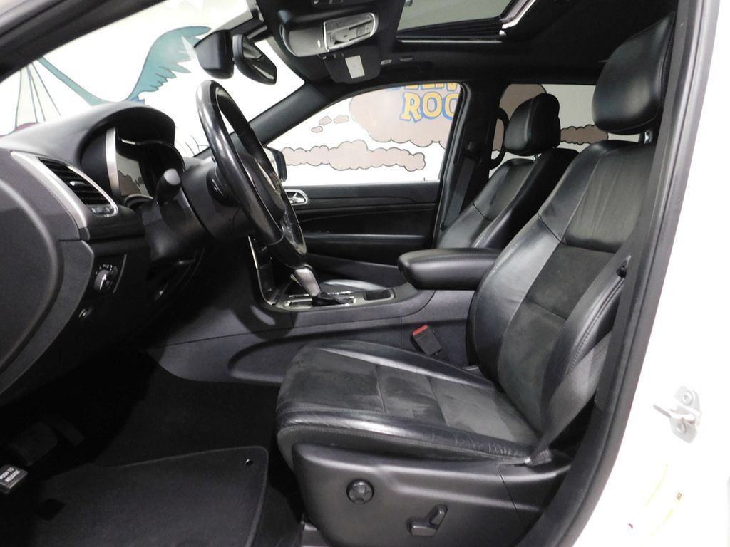 Used 2020 Jeep Grand Cherokee Altitude AWD/4WD image 26