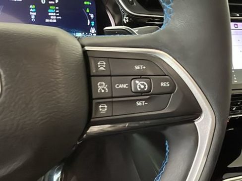 Used 2022 Jeep Grand Cherokee Trailhawk AWD/4WD image 16