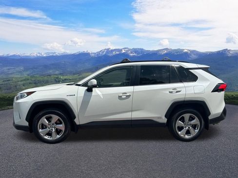 Used 2021 Toyota RAV4 XLE Premium AWD/4WD image 2