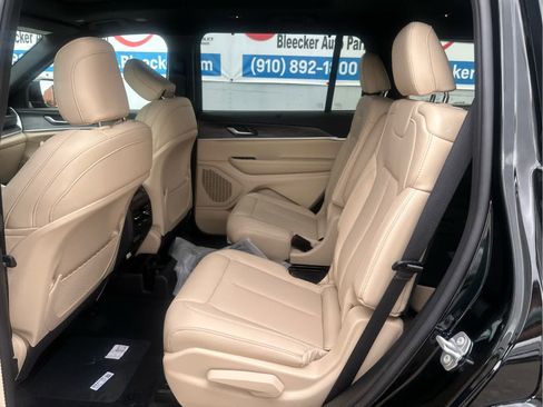 New 2025 Jeep Grand Cherokee L Limited w/ Luxury Tech Group II image 51