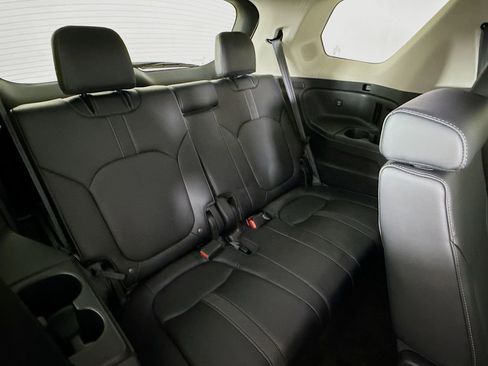 Used 2024 Honda Pilot Touring image 28