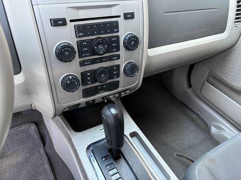 Used 2009 Ford Escape XLT image 19