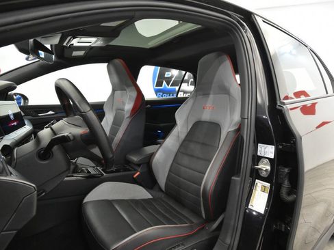 Used 2023 Volkswagen GTI Autobahn image 11