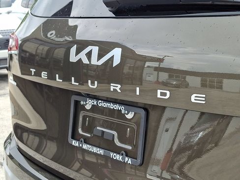 Certified 2024 Kia Telluride S w/ S Sunroof Package AWD/4WD image 30