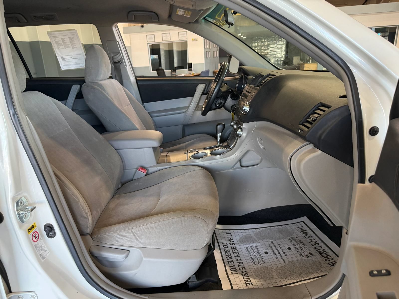 Used 2012 Toyota Highlander FWD image 10