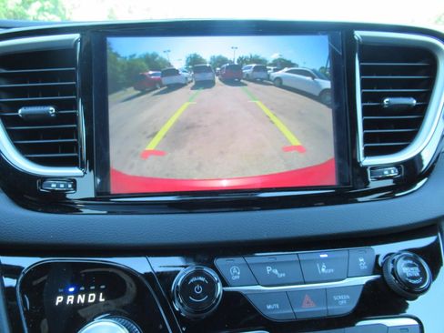 New 2026 Chrysler Voyager LX FWD image 28