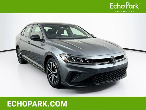 Used 2025 Volkswagen Jetta Sport FWD image 1