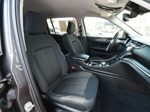Certified 2023 Jeep Grand Cherokee L Laredo RWD image 29