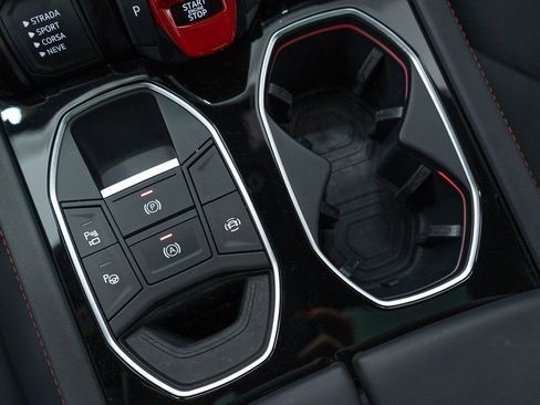 Used 2023 Lamborghini Urus S image 34