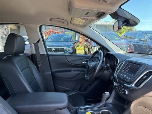 Used 2020 Chevrolet Equinox LT w/ Sport Edition image 11