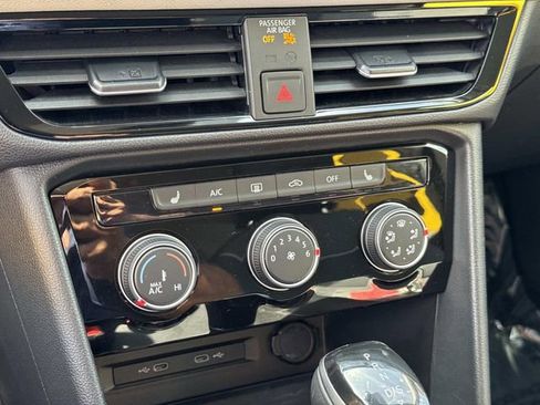 Certified 2023 Volkswagen Taos SE w/ Black Wheel Package image 20