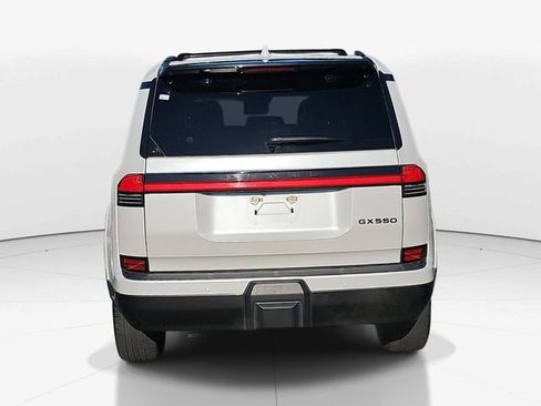 Used 2025 Lexus GX 550 w/ Accessory Package (2T) AWD/4WD image 4