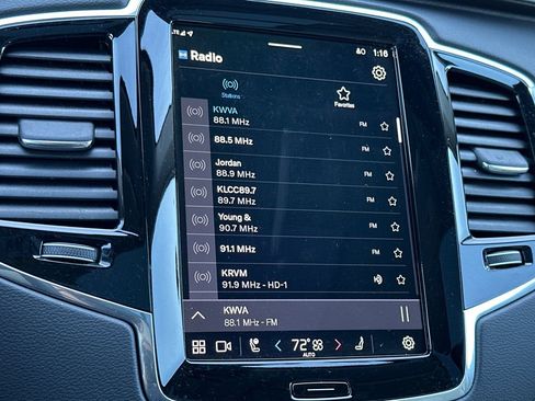 Used 2025 Volvo XC90 B6 Ultra image 22