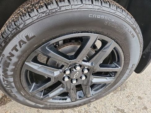 Used 2022 Chevrolet Traverse Premier AWD/4WD image 32