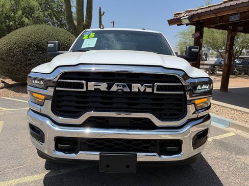 Used 2025 RAM 2500 Big Horn AWD/4WD image 3