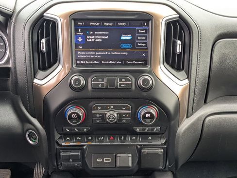 Used 2020 Chevrolet Silverado 1500 High Country w/ Technology Package image 17