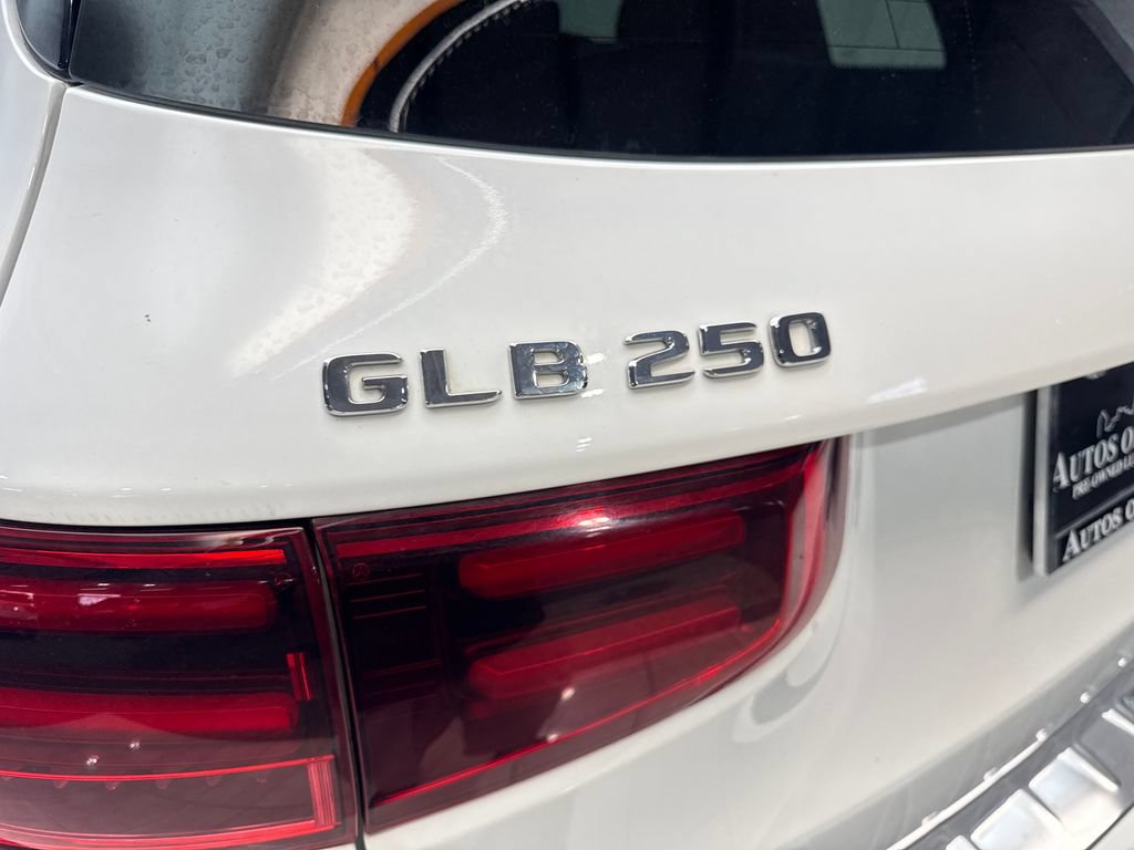Used 2025 Mercedes-Benz GLB 250 w/ Exclusive Package image 24