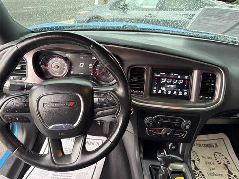 Used 2019 Dodge Charger SXT w/ Blacktop Package RWD image 17