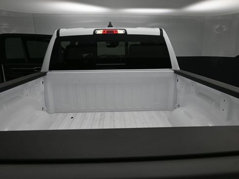 New 2026 RAM 1500 4x4 Crew Cab image 25