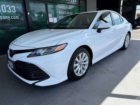 Used 2019 Toyota Camry LE FWD image 1