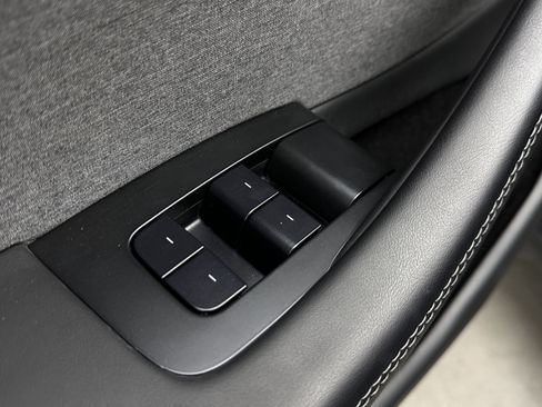 Used 2025 Tesla Model 3 RWD image 11