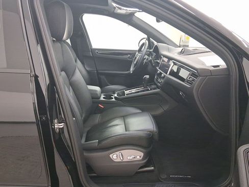 Used 2024 Porsche Macan image 37