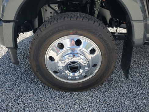 New 2026 Ford F450 Platinum w/ FX4 Off-Road Package image 6