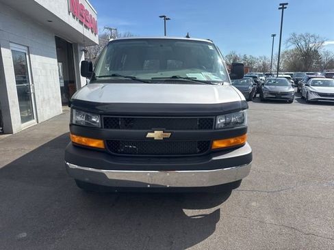 Used 2022 Chevrolet Express 2500 w/ Enhanced Convenience Package image 7