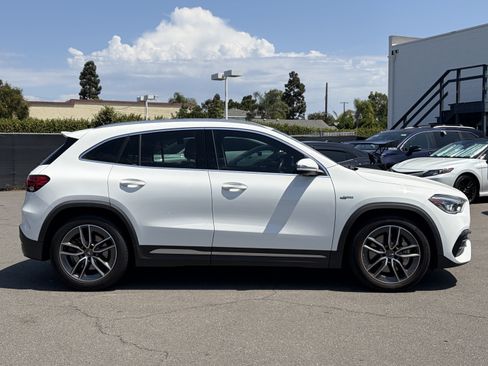 Used 2021 Mercedes-Benz GLA 35 AMG 4MATIC image 2